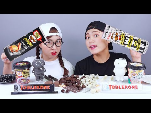 黑色食物 VS 白色食物挑战多纳 DONA