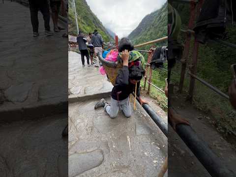 केदारनाथ में बास्केट वाले कितने पैसे लेते है 😱❌❤️ #shorts #reel #viral #kedarnathyatra2025