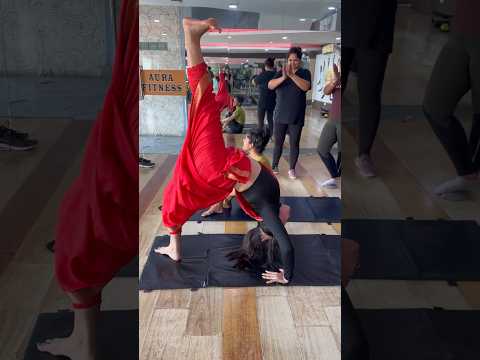 Challenge accepted in saree #reenasinghfitness #fitness #sareeworkout