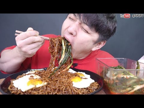 짜파게티5봉지와 계란후라이5개  파김치가 만났다!! 충격적인조합 첫경험주의 리얼사운드 먹방 REAL SOUND MUKBANG SOCIAL EATING