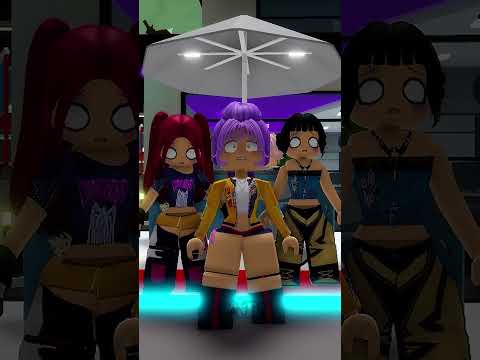 They saw RUMI's video on the building, dancing soda pop with SAJA boys #shorts #roblox