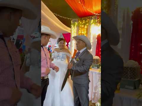 Estuvo buena la boda en mi pueblo
