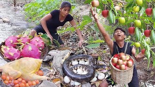 Survival in the forest, Snake egg spicy cooking for food in jungle, Big chicken egg soup tasty