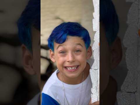 PINTEI MEU CABELO DE AZUL!