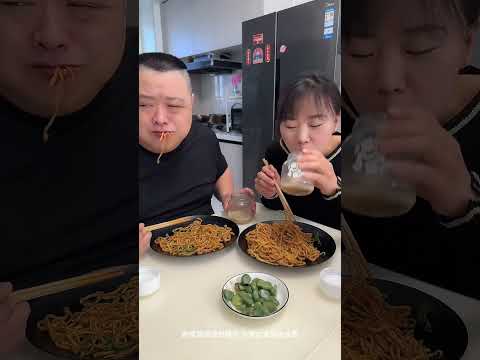 小氣老公吃掉我唯一的雞蛋，那我就吃光他所有雞蛋，他氣哭了