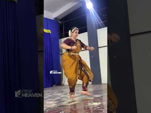 നടി സൗഭാഗ്യ നൃത്തം ചെയുമ്പോൾ ശരീരവും മുഖവും ഒരു പോലെ ഭാവ വ്യത്യാസങ്ങൾ വരുന്നത് കണ്ടോ 😯