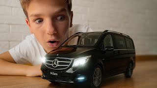 Mark unboxes a 1:18 scale Mercedes Benz V Class black business car