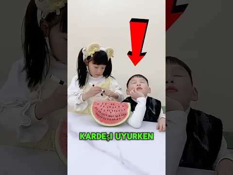 Bir Kız Kardeşin Varsa, Yemeğini Asla Gözünün Önünden Ayırma. (Krediler: 麦麦成长记)