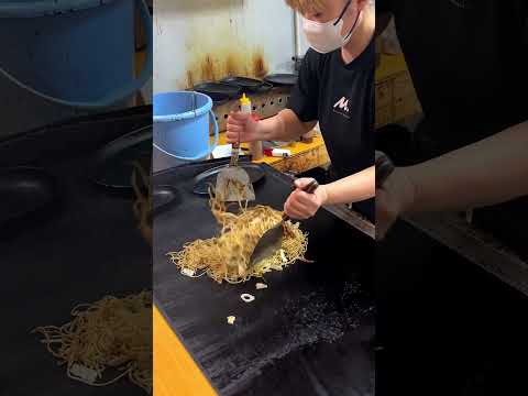 神コスパの激盛り焼きそば
