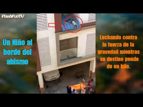 Niño casi cae al abismo mientras su destino pende de un hilo