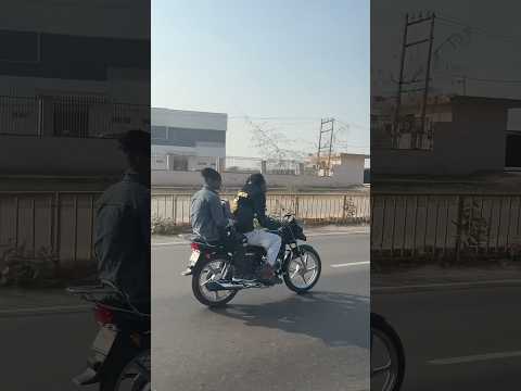 Murthal Dhaba Cross karne ke baad Highway par hi Fan mil gaye.