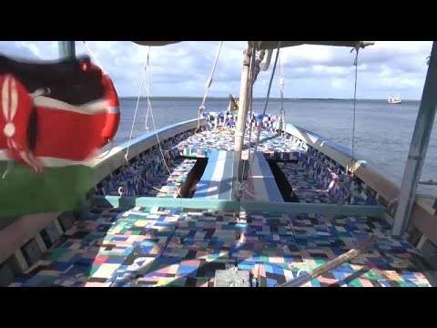 Kenya: Islanders upcycle washed up plastic waste into boats