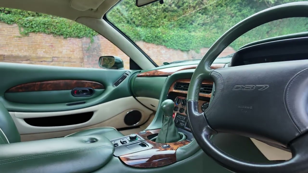 Video preview of Aston Martin DB 7 (1998)