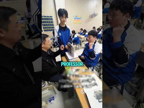 Esse professor vai te surpreender jogando pedra, papel e tesoura! #shorts