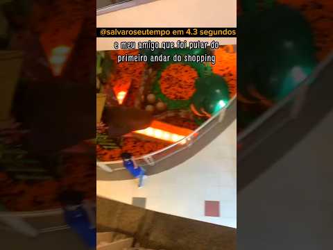 Pulando na piscina de bolinhas com _beasouza_ #shopping #piscinas #bolinhas #foryou