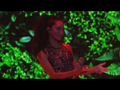 Lali ft. Pabllo Vittar - Caliente (Brava Tour en Vivo en el Luna Park)