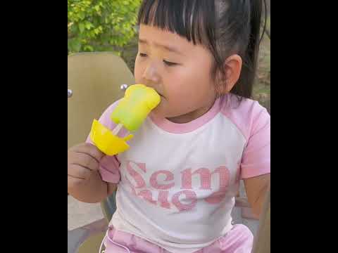 I just want to know who invented this ice cream cup. In summer, babies must eat ice cream. With this