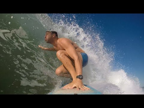 Altas ondas, tubos, e leash arrebentado - Surf no quintal de casa