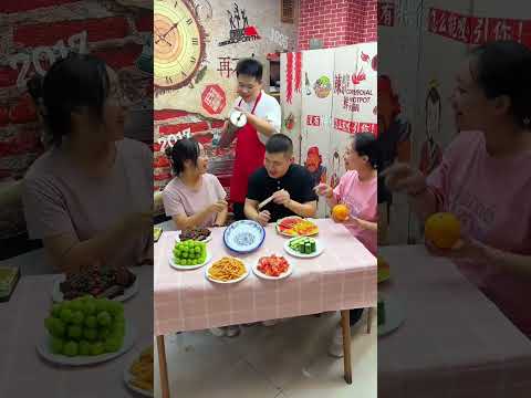 炮筒魚🐟~系列 自從做了這個炮筒系列之後,一開門就圍滿人,這個炮筒系列有7種口味,雞、魚、海鮮、豬蹄都能做,每天忙忙碌碌日子也有盼頭! #炮筒系列 #炮筒魚 #炮筒雞 #創意餐飲