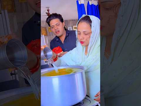 Yaise Kaun maggi banata hai😆😆#shorts #ytshorts #shortsfeed #funny