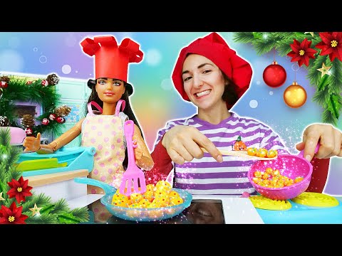 🎄Come si festeggia il Natale nel Castello Fiabesco? Video con le bambole Barbie per bambini piccoli