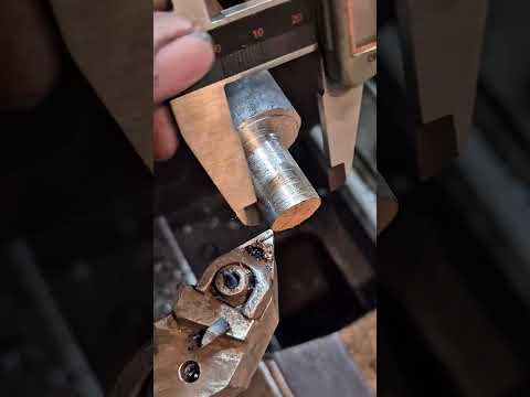 USINAGEM E ROSCA 🤩🤩✅️#machine #lathe #cnc #machining #usinagem #torneiromecanico #weldinng #wood