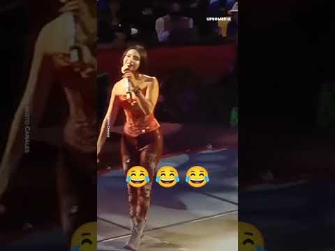 Ángela Aguilar dejó los rellenos en casa y queda en vergüenza #shorts