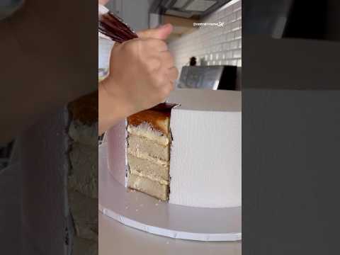 Bolo “fake” com fatia para o corte! 🍰 (leia a descrição)
