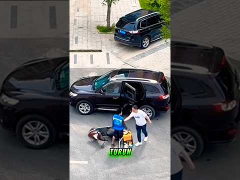 Viral..Pemotor Ini Keluarin Jurus Sakti 🤣#funnyshorts