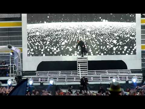 Progress Live 2011: Robbie Performs Let Me Entertain You At Sunderland (31 May)