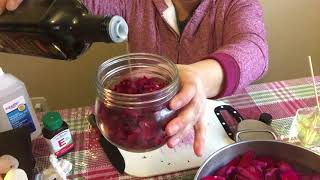 Preparando aceite de rosas