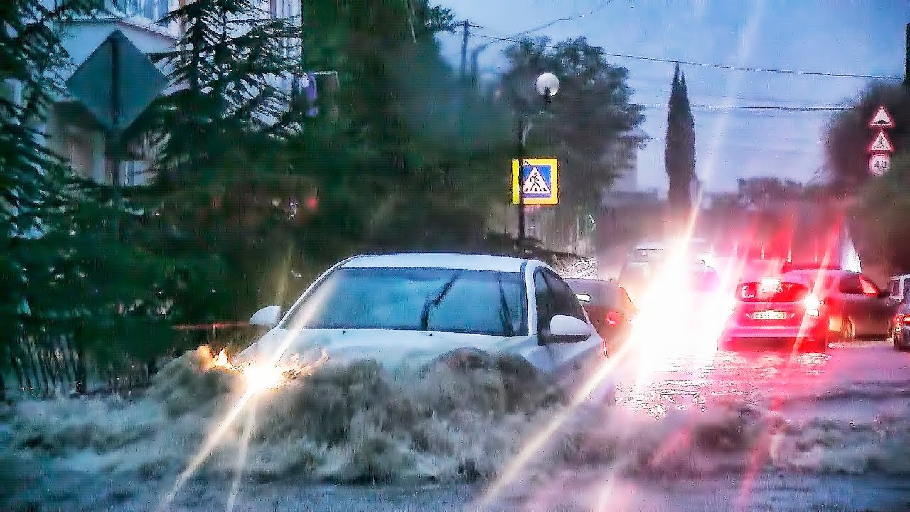 ПОТОП В СУДАКЕ! ЛИВЕНЬ в Крыму 18. 08. 2017 Затопило