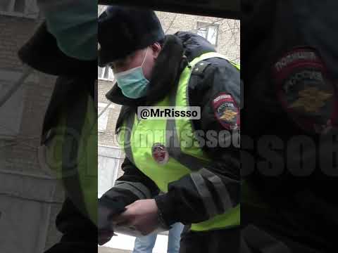 ДПС Псы режима подкинули в багажник?! Незаконный досмотр автомобиля #shorts #mrrissso #дпс #досмотр