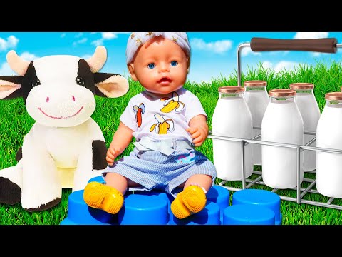 Lina the baby doll is hungry! Maya and Mom are looking for milk. Family fun videos. Toys for kids.