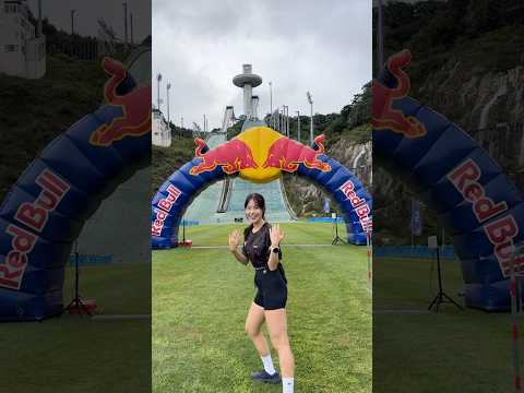 스키점프대를 역주행하는 마라톤대회