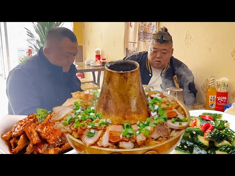 猴哥最近馋深县老火锅了，开着小红车一路火花带闪电，造起来！【胖猴仔】