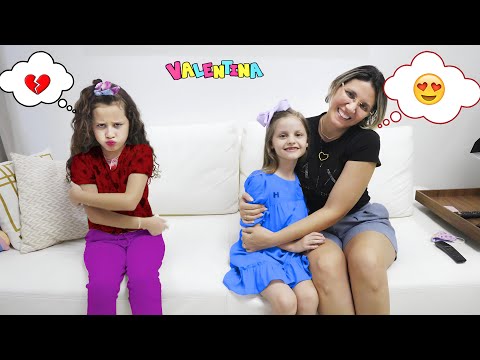 VALENTINA en una DIVERTIDA HISTORIA de una NUEVA HERMANA en español