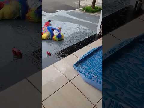 HOMEM ARANHA DEU UM BANHO NO PALHAÇO  #shorts