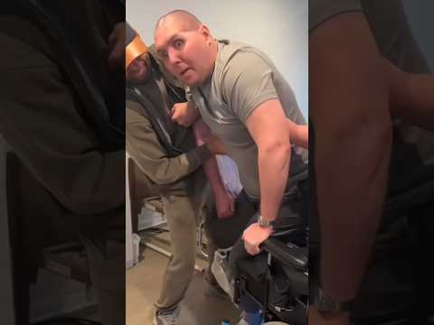 Магомед Абдусаламов вернулся в Дагестан! #Shorts #Абдусаламов #боксёр #Дагестан #вернулсявДагестан