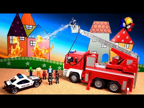 Gros camion de pompiers. Nous éteignons l'incendie avec les pompiers