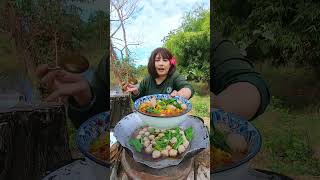 บะหมี่จับกังแบบทำกินเอง พิเศษลูกชิ้นหมู