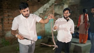 रात के 12 बजे घर में घुसा जहरीला सांप 🐍 Live Snake Rescue 😱