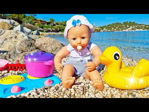 Baby Born Annabelle, jugando con patitos en la playa