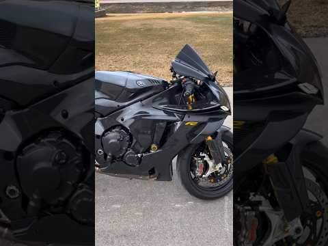 Yamaha R1 vs R15 V4 Difference ๐ฑ #r15 #bike #yamaha #yamahar1 #yamahar15 #r15v4