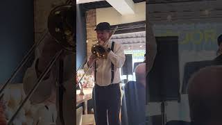 Un poco de intrumentos de viento, Trumpet, Trombone and Tuba, in Calgary Canada