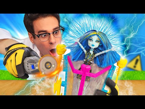 Abro LA BARBIE ELÉCTRICA ⚡ ¿Cómo Funciona Monster High Freaky Fusion?