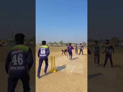 Run out करा दिया 😔🏏 #cricket #viral #trending #shorts #reels #ytshorts #funnyvideo #iabhicricketer