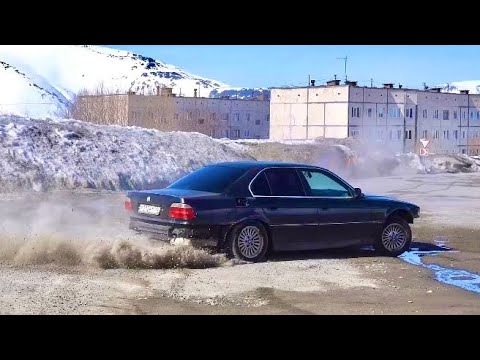 Первый кикдаун и сразу в гараж. BMW 7 ЗА 100к.