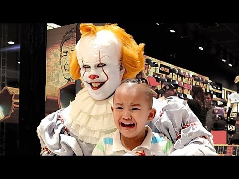 Pennywise Terrorizes Audiences Again! Mall Prank and Store Raid (New Era Caps)