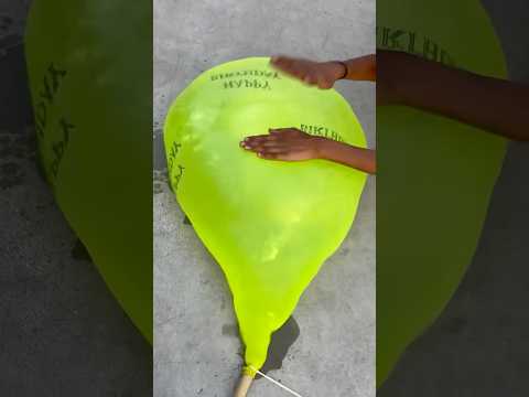 Big balloon with water😳😱#experiment #waterballoon #bigballoon #viralvideo #shortsvideo #viral ￼
